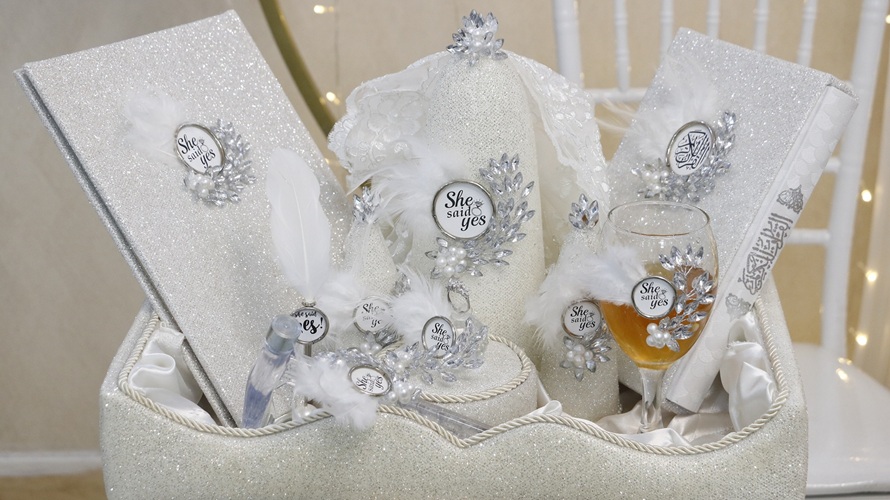 کاور نیوشات